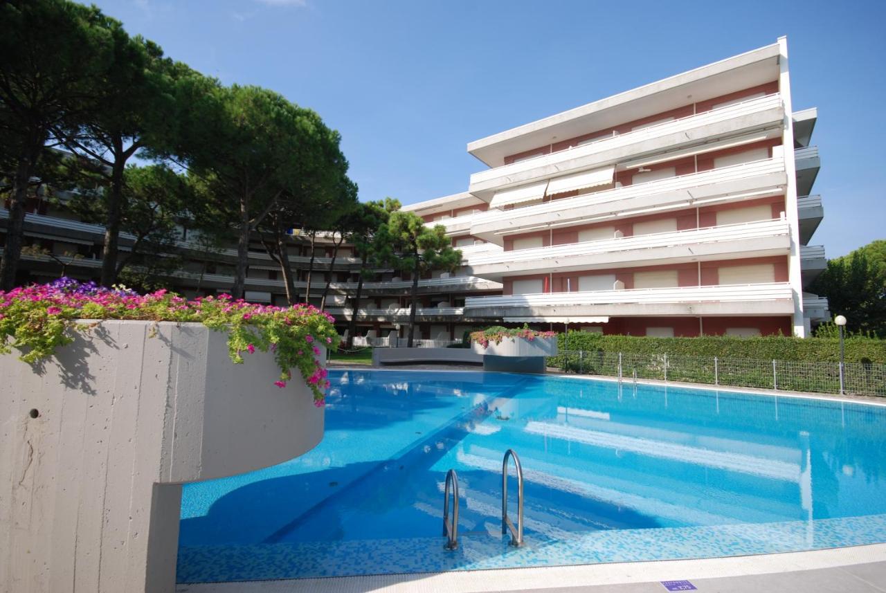 Residenza La Meridiana Lignano Sabbiadoro Luaran gambar